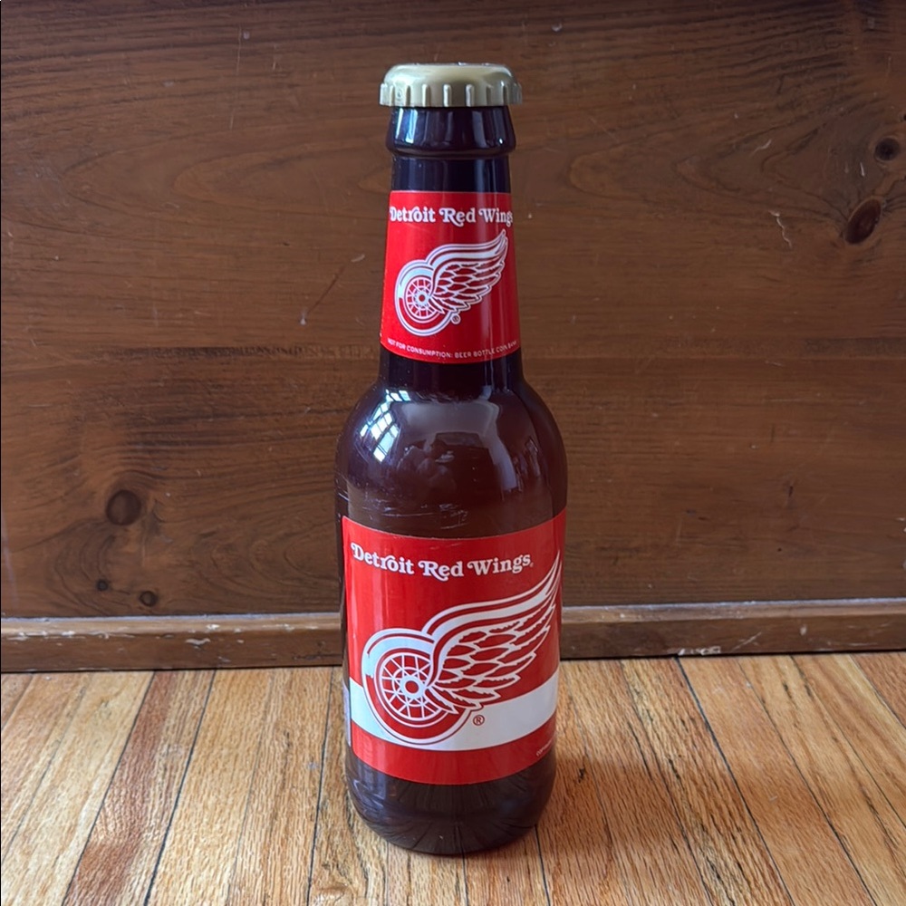 Vintage Detroit Red Wings Coin Beer Bank / NHL / 2000s